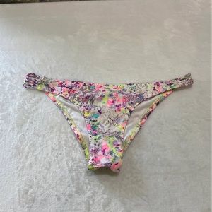 Euc $38 Victorias Secret Super Strappy Itsy Pink Neon Graffiti Bikini Bottom L